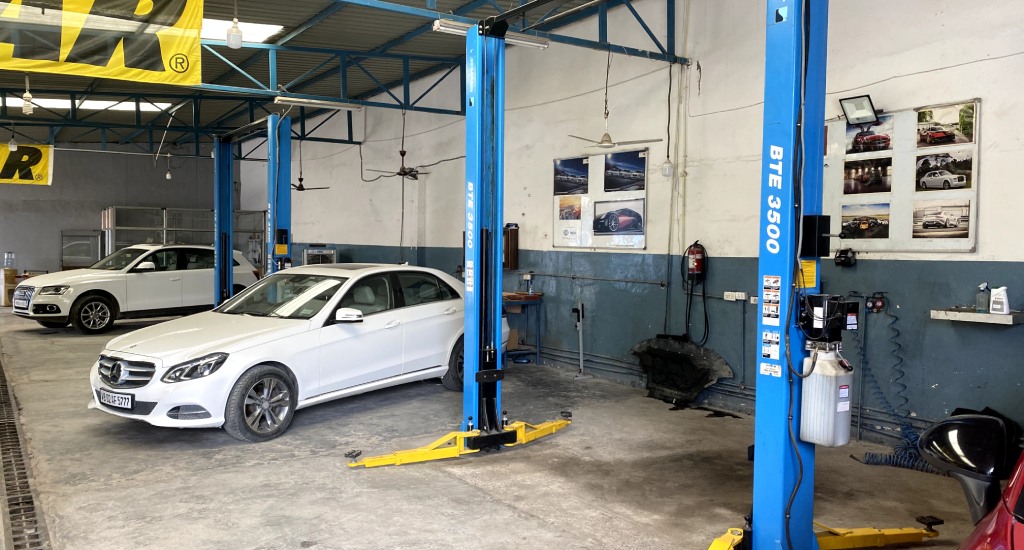 Ceramic coating application at Autoworkz Tech