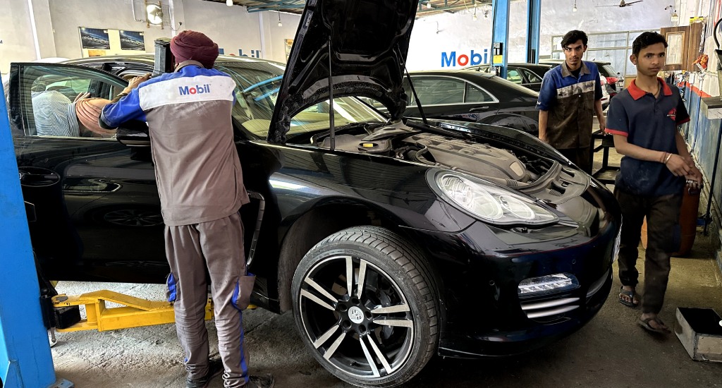 Car stance detail shot at Autoworkz Tech